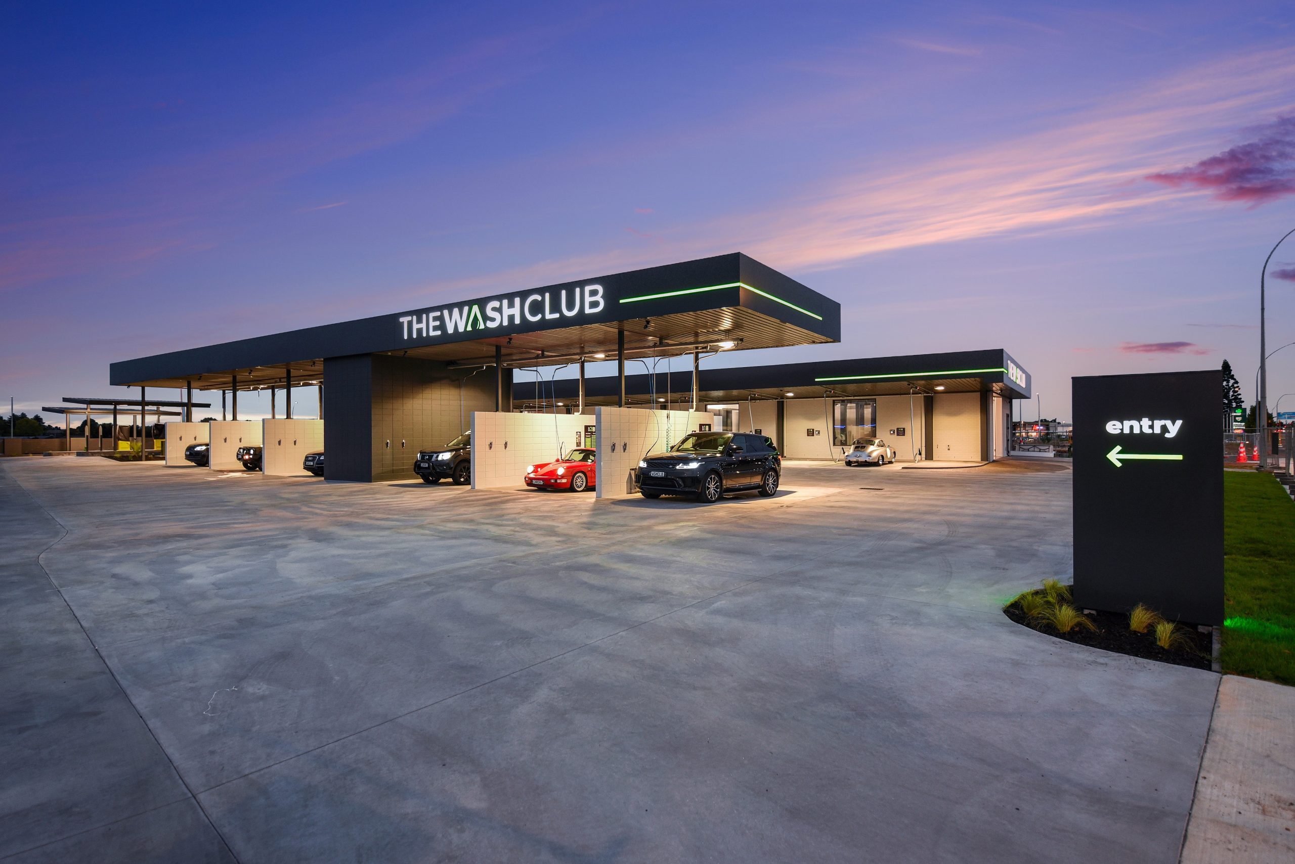 A sparkling car with The Wash Club True Colours